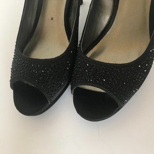Bandolino black satin dress shoes 3 1/2 ' heels